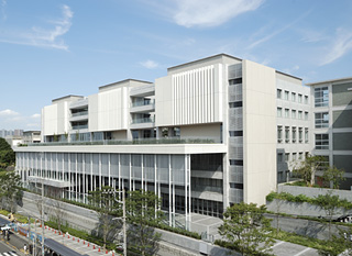 日吉キャンパスに完成した第4校舎独立館(地上4階地下2階建て）