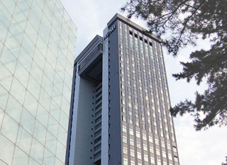 法政大学　市ケ谷キャンパス 地上27階、地下４階建ての「ボアソナード・タワー」