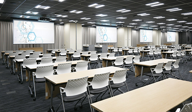 14F Conference room　分割利用時にも対応したスクリーンへの映像投影