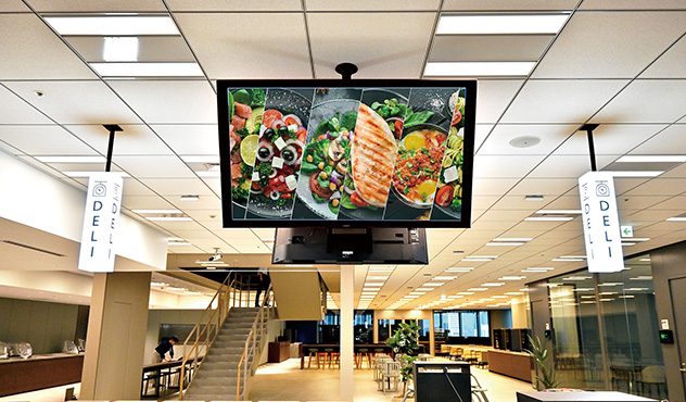 17F K-cafe　55型ディスプレイ