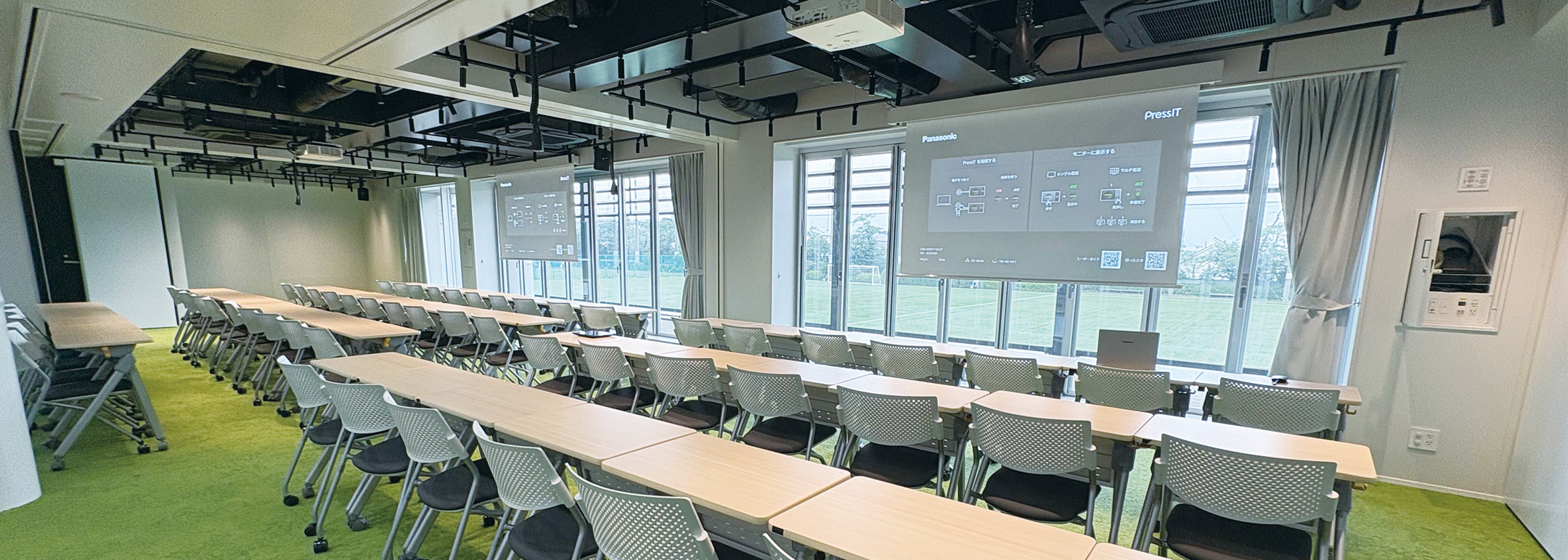 2部屋合同利用　2・3階の学修環境は可動式パーテーションを備え、3部屋に分割した利用が可能。