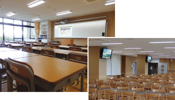 （左）普通教室    （右）食堂のディスプレイでは、講堂からのイベント映像、放送室からのコンテンツ配信やスタジオ映像を表示