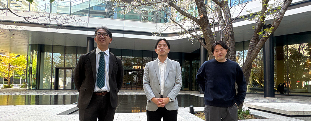 株式会社東和エンジニアリング 新谷 憲久（左）、東急不動産株式会社 渡邉 聡さん（中央）、株式会社インフィールド 初瀬 広壮さん（右）