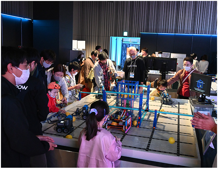  KOTOによる映像システム協力の他、ロボットプログラミング体験を出展（ちょもろー2022）